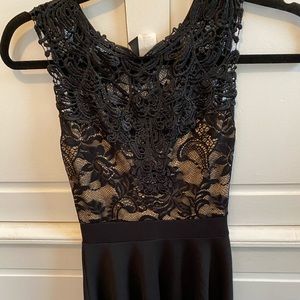 Windsor lace dress